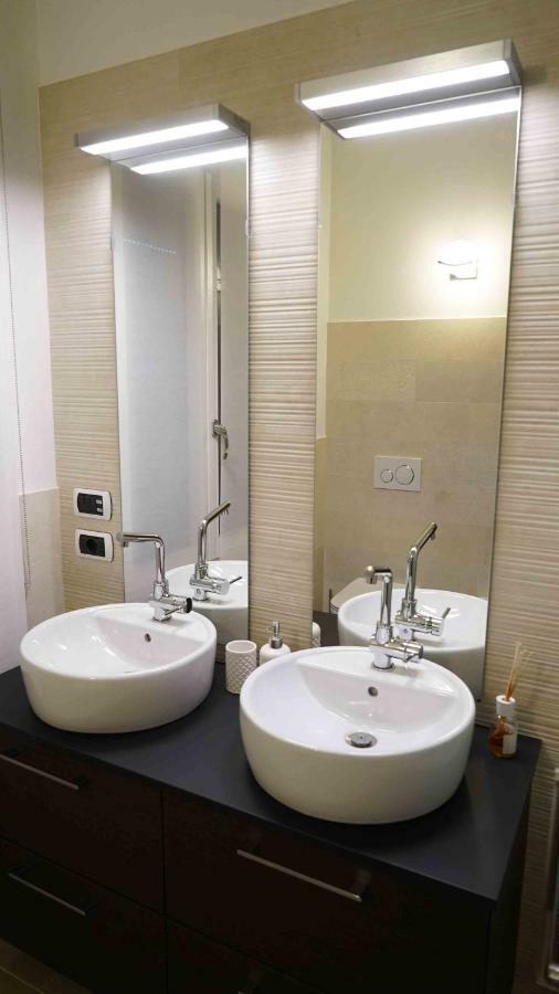 The White Building - Rooms Costermano Ngoại thất bức ảnh